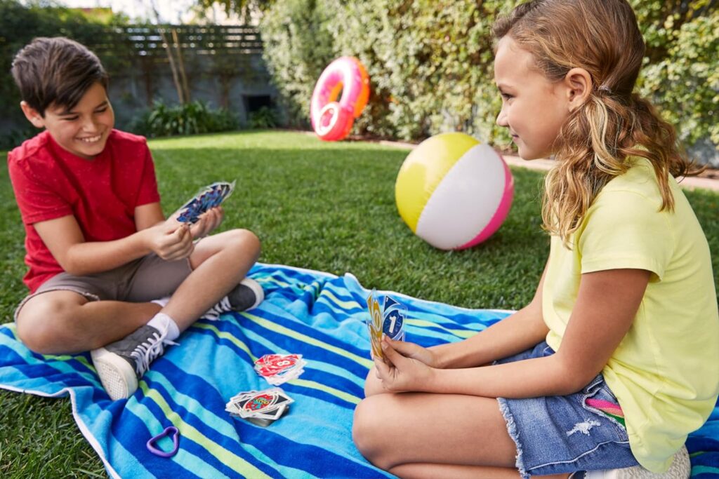 Mattel Games ​UNO Splash Card Game for Outdoor Camping, Travel and Family Night With Water-Resistent Plastic Cards